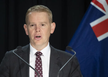 New Zealand leader says he favors nation becoming a republic