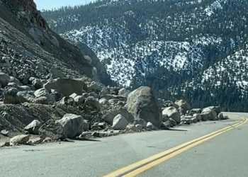 See the massive boulders blocking California’s main route to Yosemite National Park