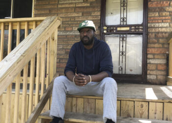 Detroit enclave built on auto industry struggles under M water debt