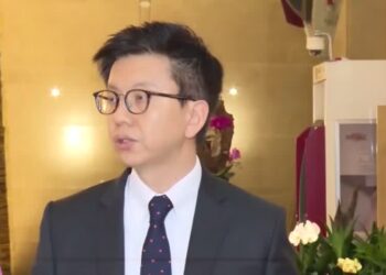 Cathay Pacific fires staff over discrimination