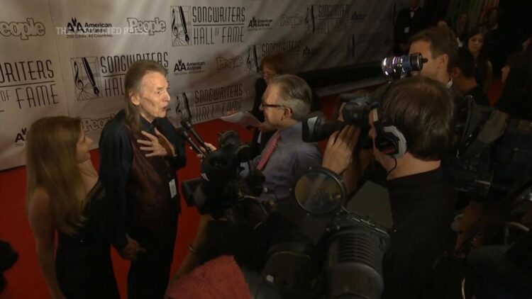 Famed folk singer Gordon Lightfoot dies at 84