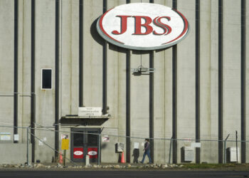 Firm that hired kids to clean meat plants keeps losing work