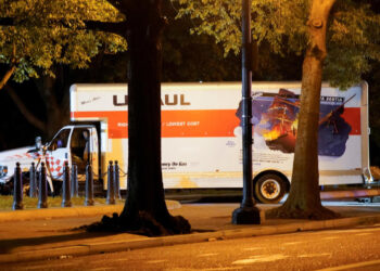 Driver crashes into security barriers near White House