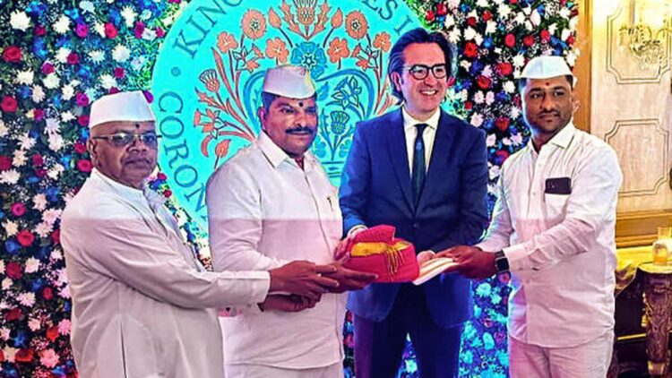 Mumbai dabbawalas send ‘Puneri Pagadi’, traditional stole as gifts to King Charles ahead of his coronation