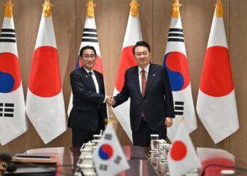 Japan-South Korea cooperation needed for global peace, President Yoon says in meeting PM Kishida