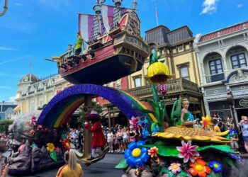 Disney beats investor lawsuit over feud with DeSantis