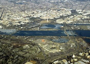 Jet fighters chase small plane in Washington D.C. area before it crashes