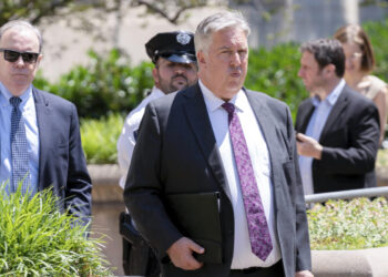 Trump loses two lawyers just hours after being indicted