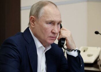 Vladimir Putin was never the Soviet super spy he’d like us to believe. He was merely a KGB ‘errand boy,’ report says