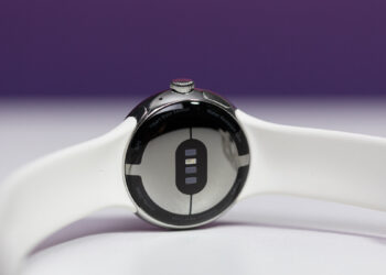 Google Pixel Watch backplate coming undone for some users