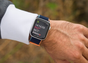 Save $130 on the OG Apple Watch SE at Walmart