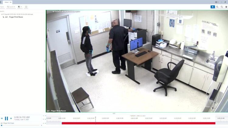 Warren police officer charged with assaulting arrested suspect