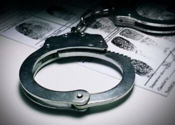 Mom drives daughter to bank and passes desperate note to teller, cops say. ‘Help me’