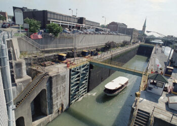 Fatal tour boat accident prompts New York governor to propose new oversight