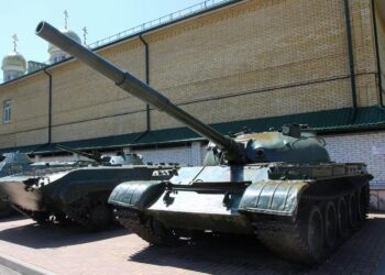 Battlefield videos capture a tank explosion so massive it’s likely it was one of Russia’s new rolling bombs