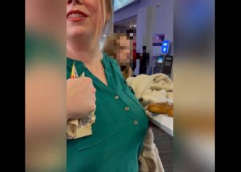 North Texas mom took kids to a holiday drag show. It turned into a viral ‘nightmare’