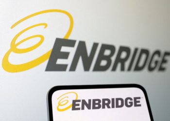 US judge orders Enbridge to shut down portions of Wisconsin pipeline within 3 years