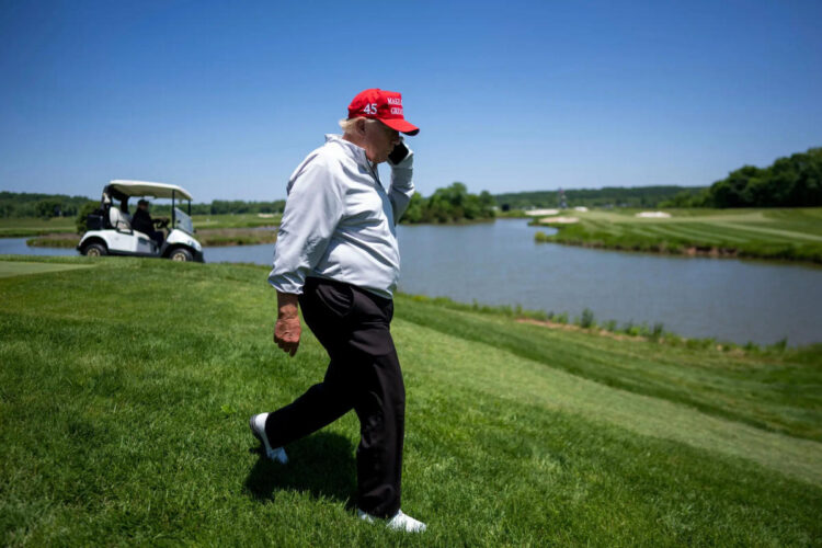 Inside Trump’s Club When the Call Came: You’re Indicted