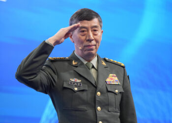 China defends buzzing American warship in Taiwan Strait, accuses US of provoking Beijing