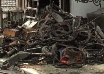 4 dead in e-bike shop fire in New York City