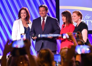 DeSantis calls them ‘mama bears.’ Protesters call Moms for Liberty extremists