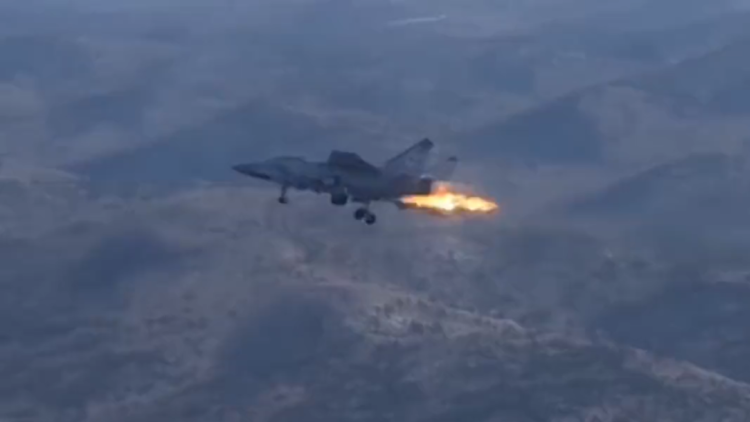Wingman Films Burning Russian MiG-31 Foxhound’s Final Moments