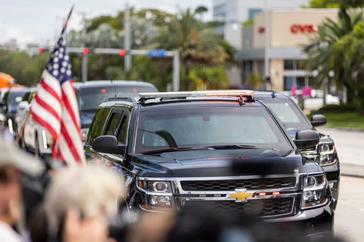 Trump arrives at Doral. Take a look at scene at his hotel, day before his Miami court date