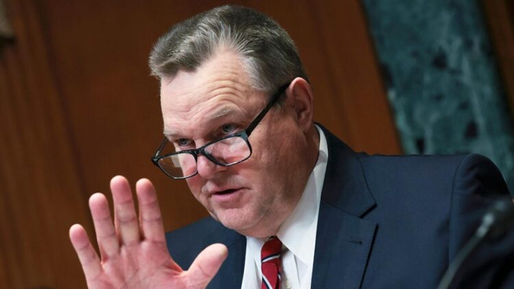 Tester staff begs reporter to keep senator’s exposed male anatomy ‘off the record’ after pea field potty stop
