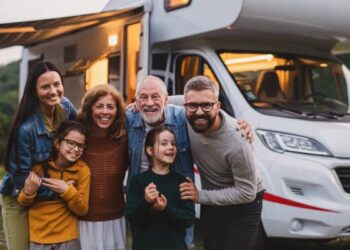 Here’s the annual income you need to fall in America’s lower, middle, and upper class — plus 3 simple tips to pull yourself up the ladder