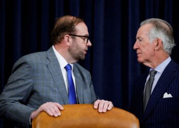 US House Republicans unveil broad package of tax cuts