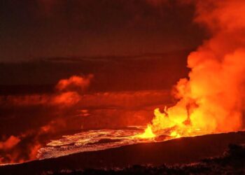 Watch: Kilauea Volcano Erupts on Hawaii’s Big Island