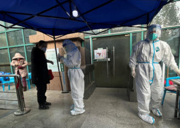 Coronavirus lab leak possible, top Chinese scientist says