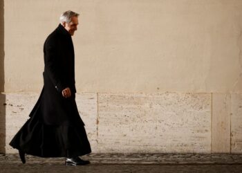 Pope Francis orders ex-aide of Pope Benedict to leave Vatican