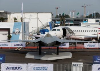 Paris air show returns with jets and missiles in demand