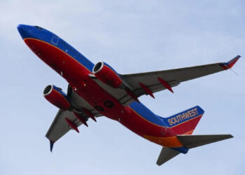 Texas-bound Southwest flight delayed to remove unruly passenger, to other flyers’ delight: video