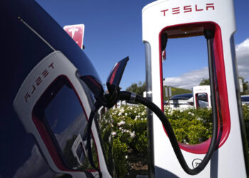 Ford, Tesla ‘blindside’ industry with charging deal