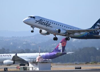Alaska Flight Goes Haywire After Passenger Allegedly Overdoses