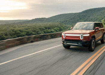 Elon goes to China, Rivian is selling stock for $3 billion, and Fiat’s cutest tiny EV