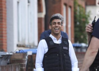 U.K. PM Rishi Sunak joins raid on illegal migrants, 105 arrested