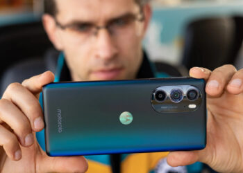 Get one of the best Motorola phones for 31% off right now!