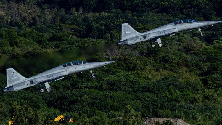 Taiwan sends up fighters as Chinese warplanes cross strait’s median line
