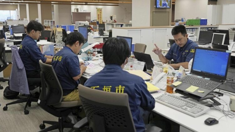 Japan keeps missile defence alert after North Korea deadline expires