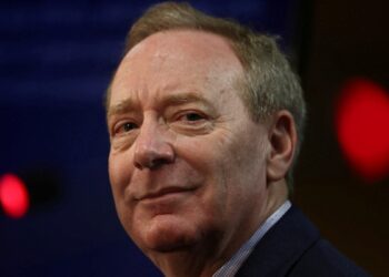 Microsoft President Brad Smith Reiterates Call for Faster AI Regulation, Courts Regulators in Europe