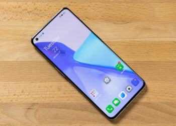 Tipster posts processor, camera, and battery specs for the OnePlus 12