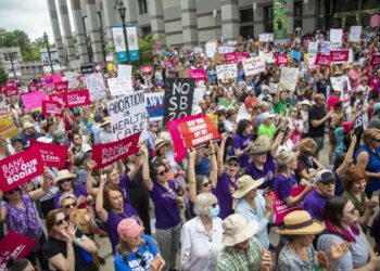 North Carolina GOP legislators making changes to new abortion law days before enforcement