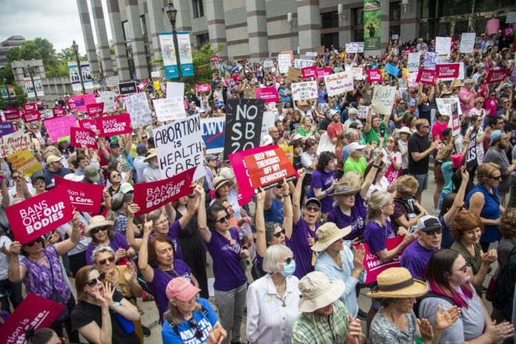 North Carolina GOP legislators making changes to new abortion law days before enforcement