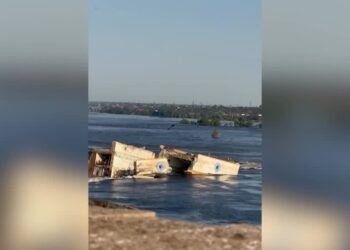 Video shows destroyed Kakhovka hydro plant in Ukraine