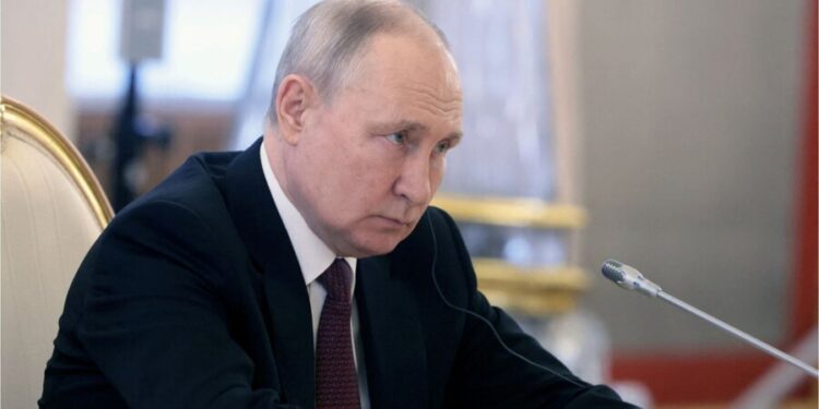 Putin seen stuttering while making false claims about Ukraine’s commander-in-chief