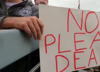 New York rabbis who caused deadly fire avoid jail time with a plea deal