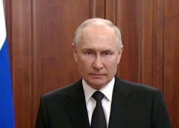 Russia is on the verge of total disintegration, as local elites scramble for an escape